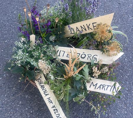 Pflanzkranz für den Tischler.- Juli