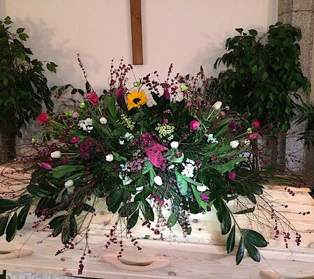 Sarggesteck Frühling pink weiss