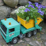 Truck mit Pflanzen