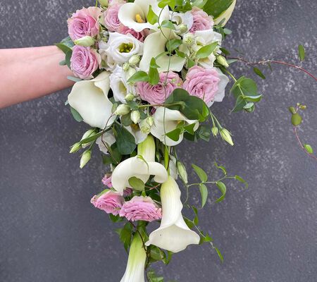 Brautstrauss mit Calla , Juni