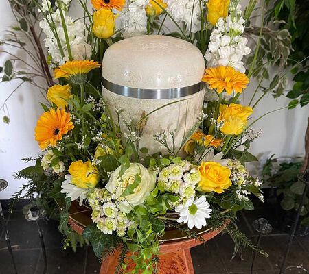 Urnen Kranz gelb weiss Mai
