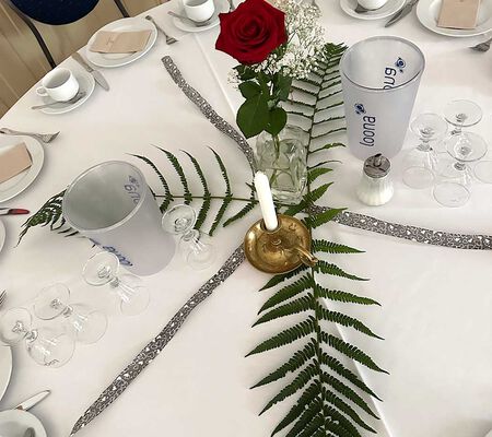 Trauer Cafe - rote Rose im Juli