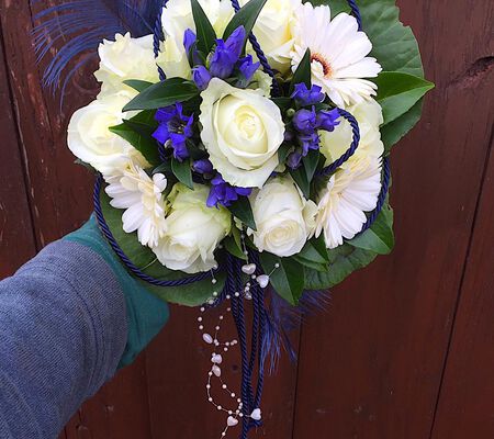 Brautstrauss blau weiss
